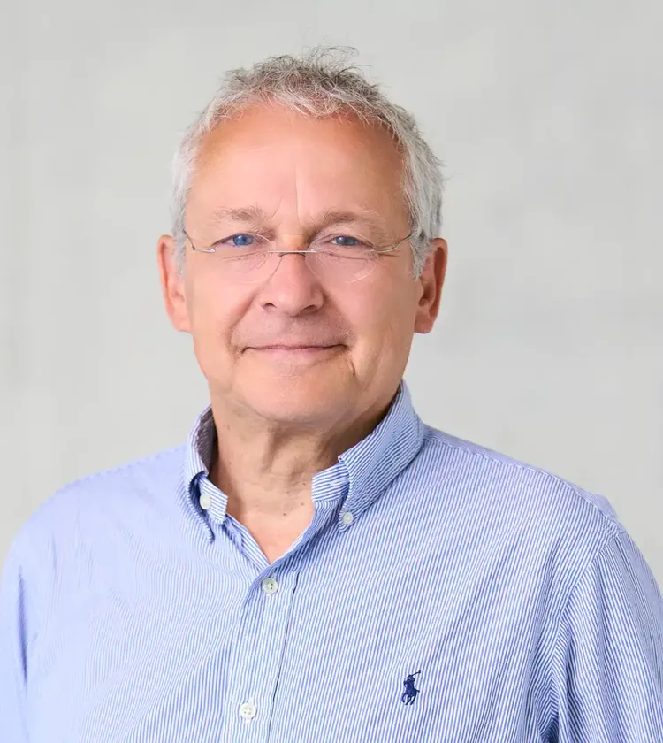 Portrait of Prof. Dr. Georg Holländer